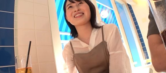 【スレンダー美女】マチアプからのデートをすっぽかされ体を持て余す女子をナンパ。すんなりホテル。フェラ、手マン。バッグ