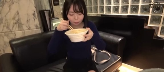 【清楚系美女】王道女子な上に抜群のスタイルでぬけるように白い美しい肌。フェラ、手マン、オナニー。立位→バッグ