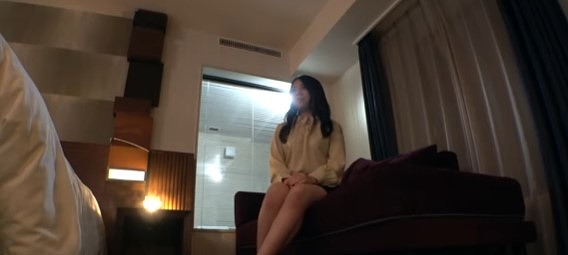 【美人美容部員】溜まりすぎた性欲を解消するために出演。美しい肉体が躍動する。フェラ、手マン。座位→立位→バッグ