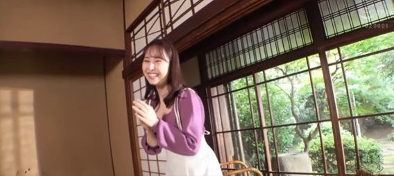 【貸切温泉で美人ゆるふわセミロング焦げ茶女子エロ】色々素敵な場所を移動した結果は旅館の部屋で色白乳揉みH【過激動画】