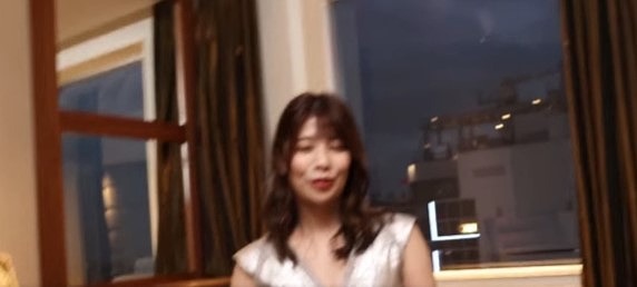 【人妻AV女優】黒髪ロングの巨乳お姉さん系人妻が男を誘惑！見つめながらのフェラに肉弾騎乗位で自分も男も昇天させる淫女