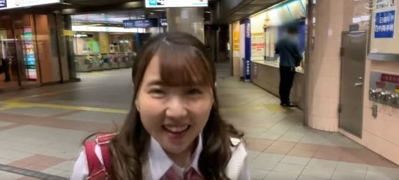 【JKとのラブラブH】ツインテールの愛嬌系女子校生とハメ撮り。楽しそうなフェラの後はバックで尻肉揺れる程ピストン！