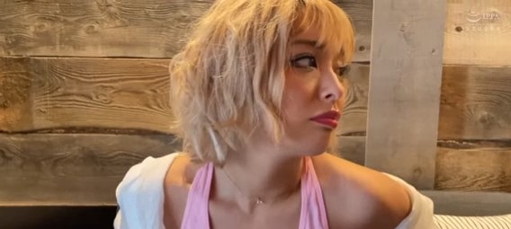 【シックスナインやむなし】街中を歩いている黒ギャルさんと待ち合わせホテインして濃厚フェラとくんに合戦でいき我慢たいけつ