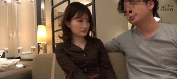 【泥酔エッチ】よっぱらった勢いでスレンダラボディアスの彼女といちゃはめセックスローリン鉛筆けずりフェラチオしてくれて