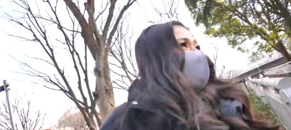 【口説き落としてし】足立ガルバ嬢を口説き落としてしまうと簡単におちてしまった脱衣させて淫猥なボデイラスをまさぐります