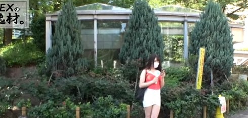 【連続アクメ】デパートの受付嬢は美人で巨乳。オイル塗りたくられたバックで絶頂しまくって騎乗位では卑猥な腰使い