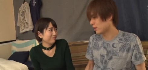 【スレンダー美乳】ショートヘアの彼女の姉はただの痴女ｗ手コキとフェラで誘惑すると自らまたがり挿入をうながす淫乱女子