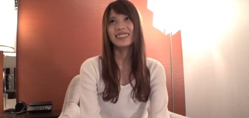 【咆哮系アクメ】ロン毛の細身美人美容師とH。稚拙なフェラが加虐心を刺激し、激しく打ち付けるピストンに糸を引くような喘ぎ