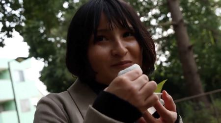 【性欲過多奥さん】夫との性生活に不満ありのハーフ系豊満若妻！巨根見せられると食いつき杭打ち気味の騎乗位で絶叫しまくる痴女妻