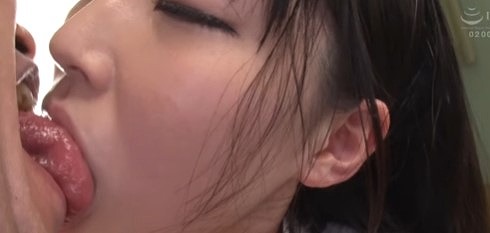 【超ハード性交】体液と唾液とマン汁で全身ベチョベチョに！汗だくになりながら中年男優とベロチューすれば爆乳を揺らす背面座位