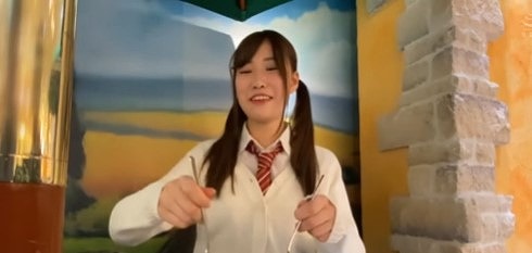 【花宮あむ】首絞め＆スパンキングと、少し激しめなプレイでも「おじさんだから良いよ」と、寧ろ悦んでくれる天使の様な女子高生