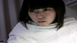 【ニコ生エロ配信！我慢出来なくなって自分でやっちゃいます！】童顔で可愛らしいロリ美少女女子中学生のアヘ顔オナニー配信！