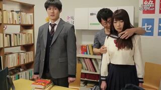 【催眠で動けなくなったカップル！目の前で彼女が犯されるも助けられない彼氏！】図書館で制服美少女女子高生が抵抗できずレイプ