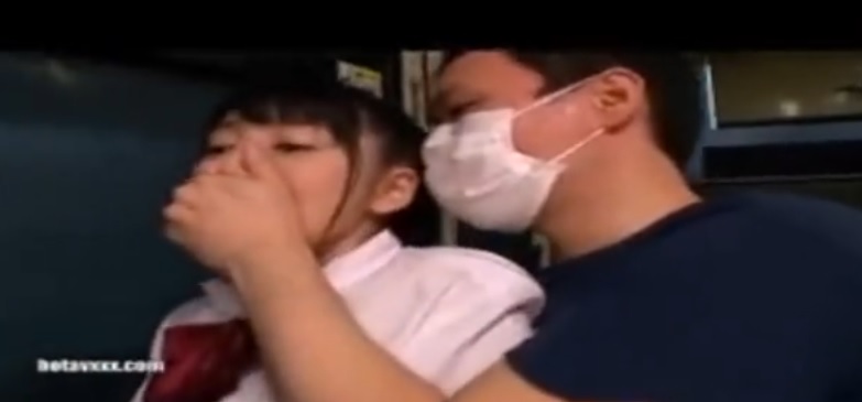 【閲覧注意！痴漢バスだということを知らずに乗車した美少女の末路！】制服美少女女子高生が変態な男に寝取られガチ痴漢レイプ！