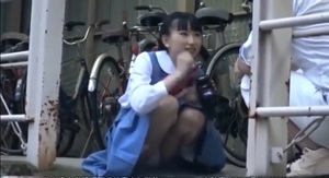 【おちんちん大好きな淫乱美少女が童貞くんとのセックスに喘ぎまくり！】童顔神ロリ美少女女子中学生の童貞狩り中出しセックス！