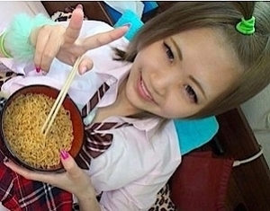 【久しぶりにスク水を着せられ円光と称して輪された女子高生の末路！】金髪ヤリマン女子高生とお家で円光連続中出しセックス！