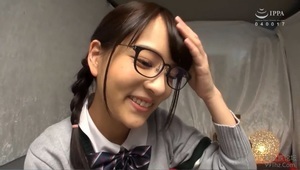 ＜眼鏡女子高生の円光えっち＞「きもちいい？だしていいよ♡」童貞君をやさしく発射に導く天使美少女。＜淫乱＞